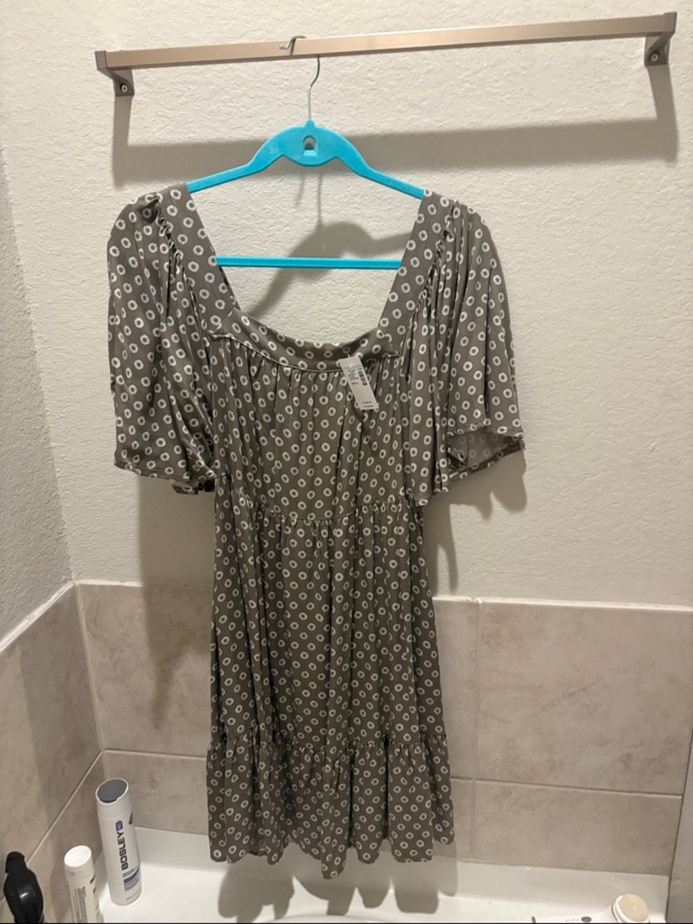 FREE in bundle Maurices olive/Gray Dress flutter sleeve Daisy Dot Print NWT